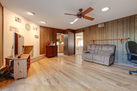 Tiny photo for 939 Ridgeland Avenue, Mundelein, IL 60060 (MLS # 12519654)