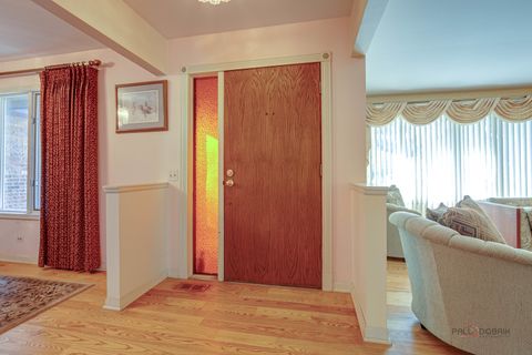 Tiny photo for 939 Ridgeland Avenue, Mundelein, IL 60060 (MLS # 12519654)