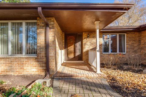 Tiny photo for 939 Ridgeland Avenue, Mundelein, IL 60060 (MLS # 12519654)
