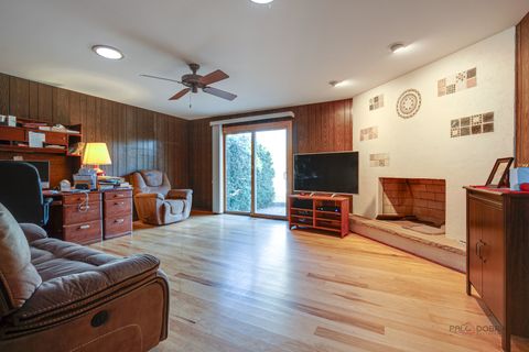 Tiny photo for 939 Ridgeland Avenue, Mundelein, IL 60060 (MLS # 12519654)