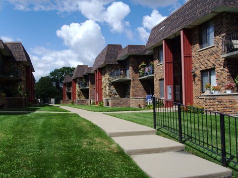 Photo of 10418 S Pulaski Road #204C, Oak Lawn, IL 60453 (MLS # 12260799)