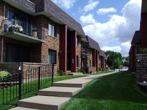 Tiny photo for 10418 S Pulaski Road #204C, Oak Lawn, IL 60453 (MLS # 12260799)