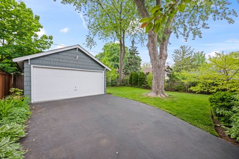 Tiny photo for 226 S Walnut Avenue, Arlington Heights, IL 60005 (MLS # 12660653)