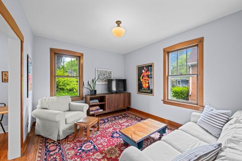 Tiny photo for 226 S Walnut Avenue, Arlington Heights, IL 60005 (MLS # 12660653)