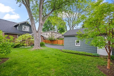 Tiny photo for 226 S Walnut Avenue, Arlington Heights, IL 60005 (MLS # 12660653)