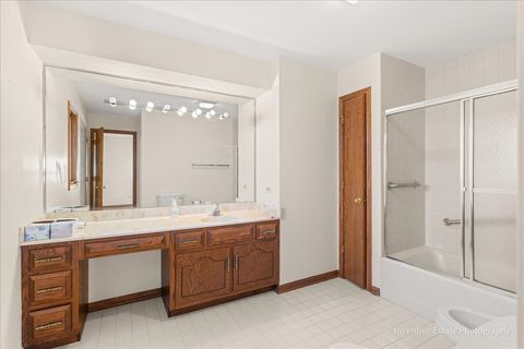 Tiny photo for 11008 84th Place, Willow Springs, IL 60480 (MLS # 12596094)