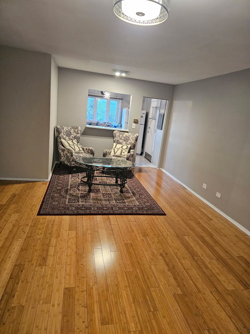 606 Green Bay Road 2A