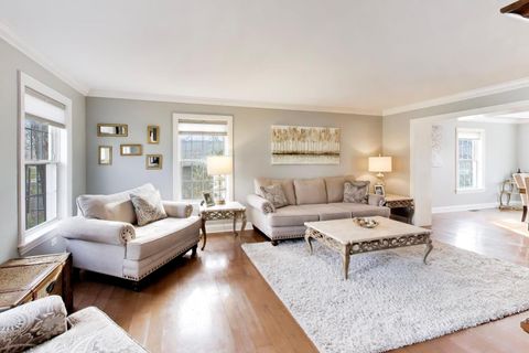 Tiny photo for 924 Glen Oak Drive, Sleepy Hollow, IL 60118 (MLS # 12602122)