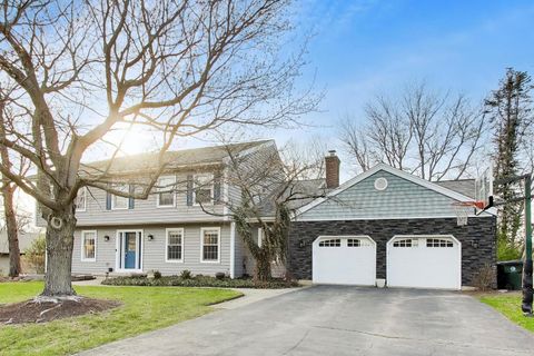 Photo of 924 Glen Oak Drive, Sleepy Hollow, IL 60118 (MLS # 12602122)