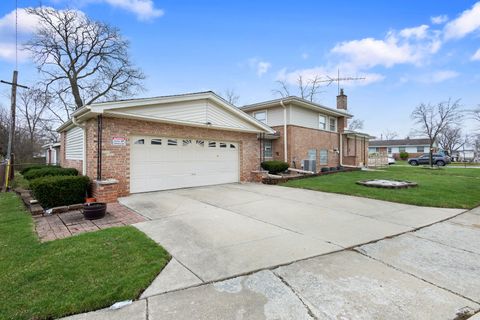 Photo of 167 Kingston Place, Chicago Heights, IL 60411 (MLS # 12606296)