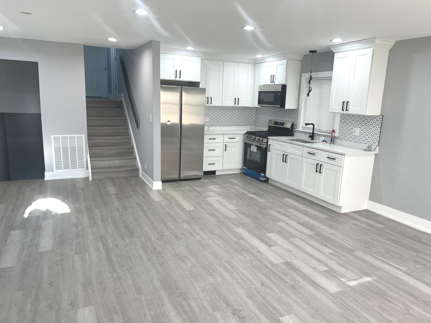 9339 S Burnside Avenue