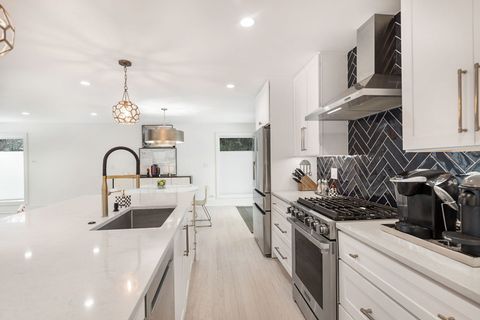 Tiny photo for 872 Northmoor Road, Lake Forest, IL 60045 (MLS # 12503548)