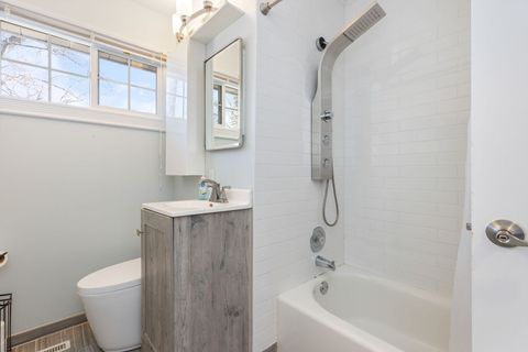 Tiny photo for 5524 S Bruner Street, Hinsdale, IL 60521 (MLS # 12574460)