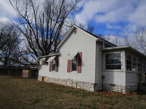 Tiny photo for 1405 Pearl Street, Eldorado, IL 62930 (MLS # 12583551)