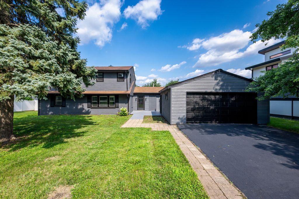 Photo for 4N327 7th Avenue, Addison, IL 60101 (MLS # 12506640)