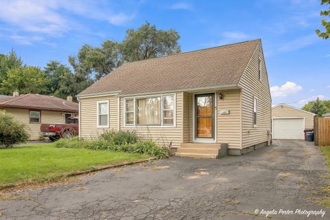 Photo of 1124 Fulton Avenue, Winthrop Harbor, IL 60096 (MLS # 12768919)