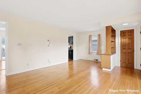 Tiny photo for 1124 Fulton Avenue, Winthrop Harbor, IL 60096 (MLS # 12768919)