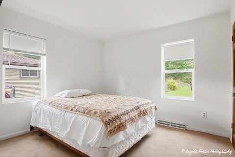Tiny photo for 1124 Fulton Avenue, Winthrop Harbor, IL 60096 (MLS # 12768919)