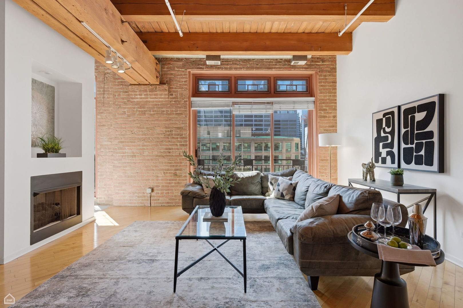 360 W Illinois Street 531