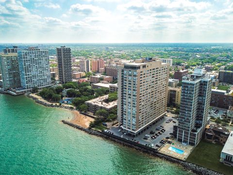 6301 N Sheridan Road 22N Chicago IL 60660