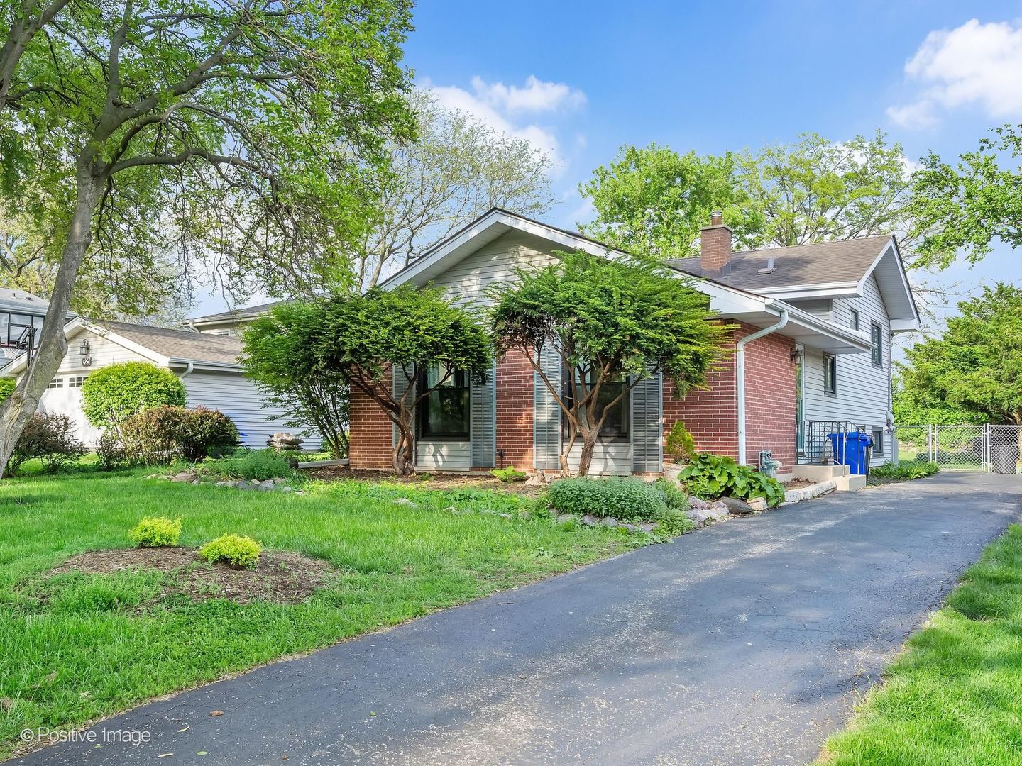 Photo 1 of 20 — 229 S Milton Avenue, Glen Ellyn, IL 60137