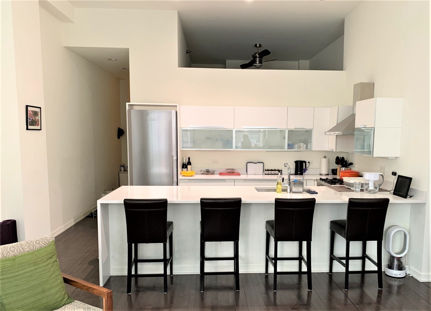 6 N MICHIGAN Avenue 1205