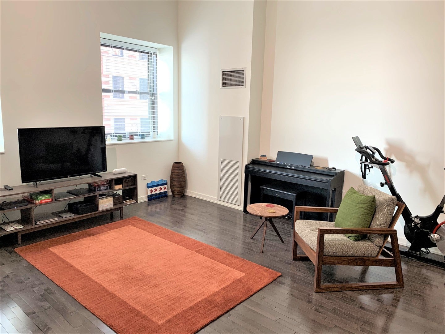 6 N MICHIGAN Avenue 1205