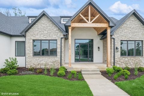 Tiny photo for 10940 German Church Road, La Grange, IL 60525 (MLS # 12427534)