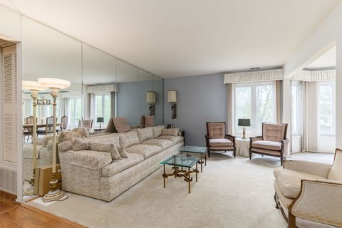 Tiny photo for 200 Lake Boulevard #415, Buffalo Grove, IL 60089 (MLS # 12645087)