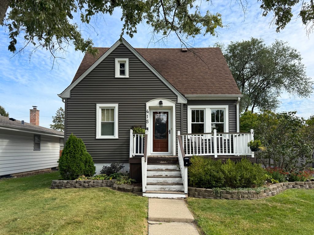 Photo for 415 S Highland Avenue, Lombard, IL 60148 (MLS # 12497864)