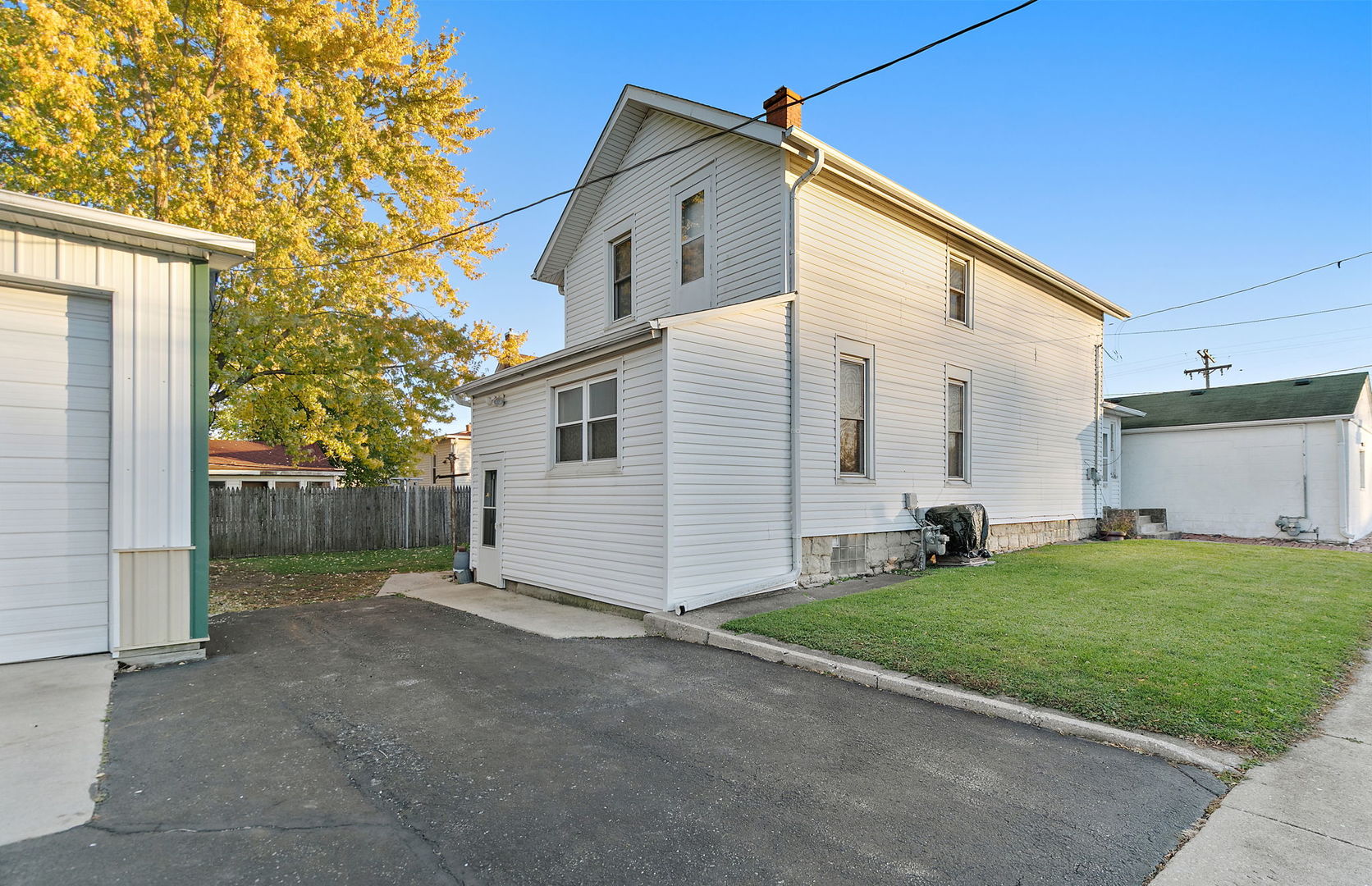 1305 E Lincoln Highway