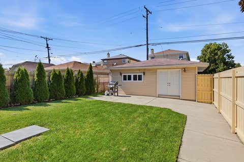 Tiny photo for 5800 W Giddings Street, Chicago, IL 60630 (MLS # 12710230)