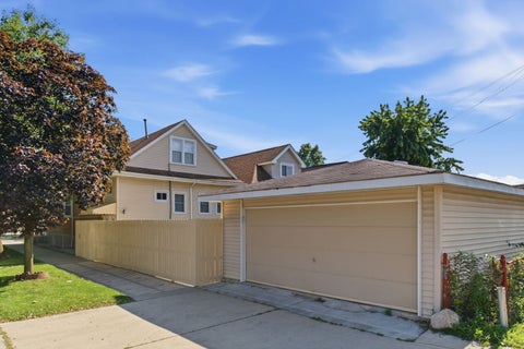 Tiny photo for 5800 W Giddings Street, Chicago, IL 60630 (MLS # 12710230)