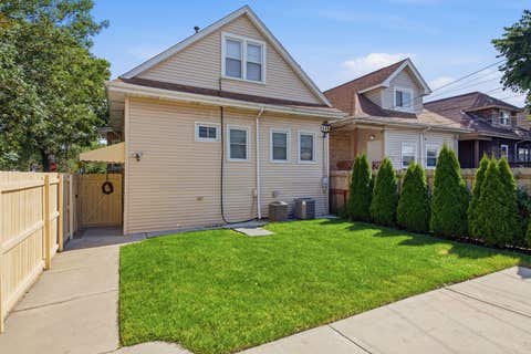 Tiny photo for 5800 W Giddings Street, Chicago, IL 60630 (MLS # 12710230)