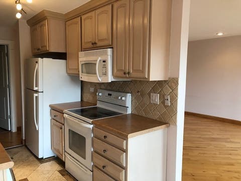 Tiny photo for 725 W Huntington Commons Road #401, Mount Prospect, IL 60056 (MLS # 12744055)