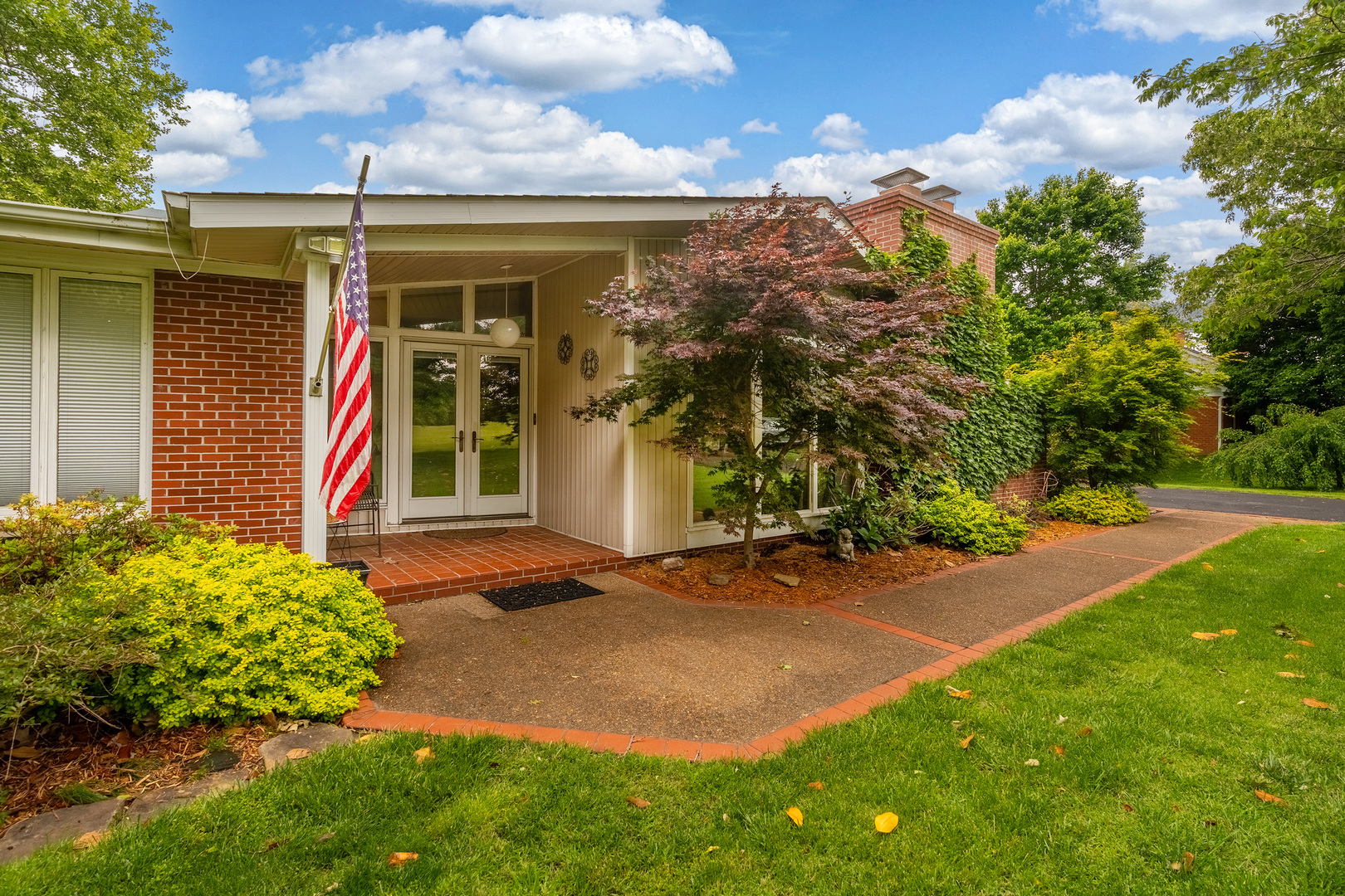 325 Country Club Lane