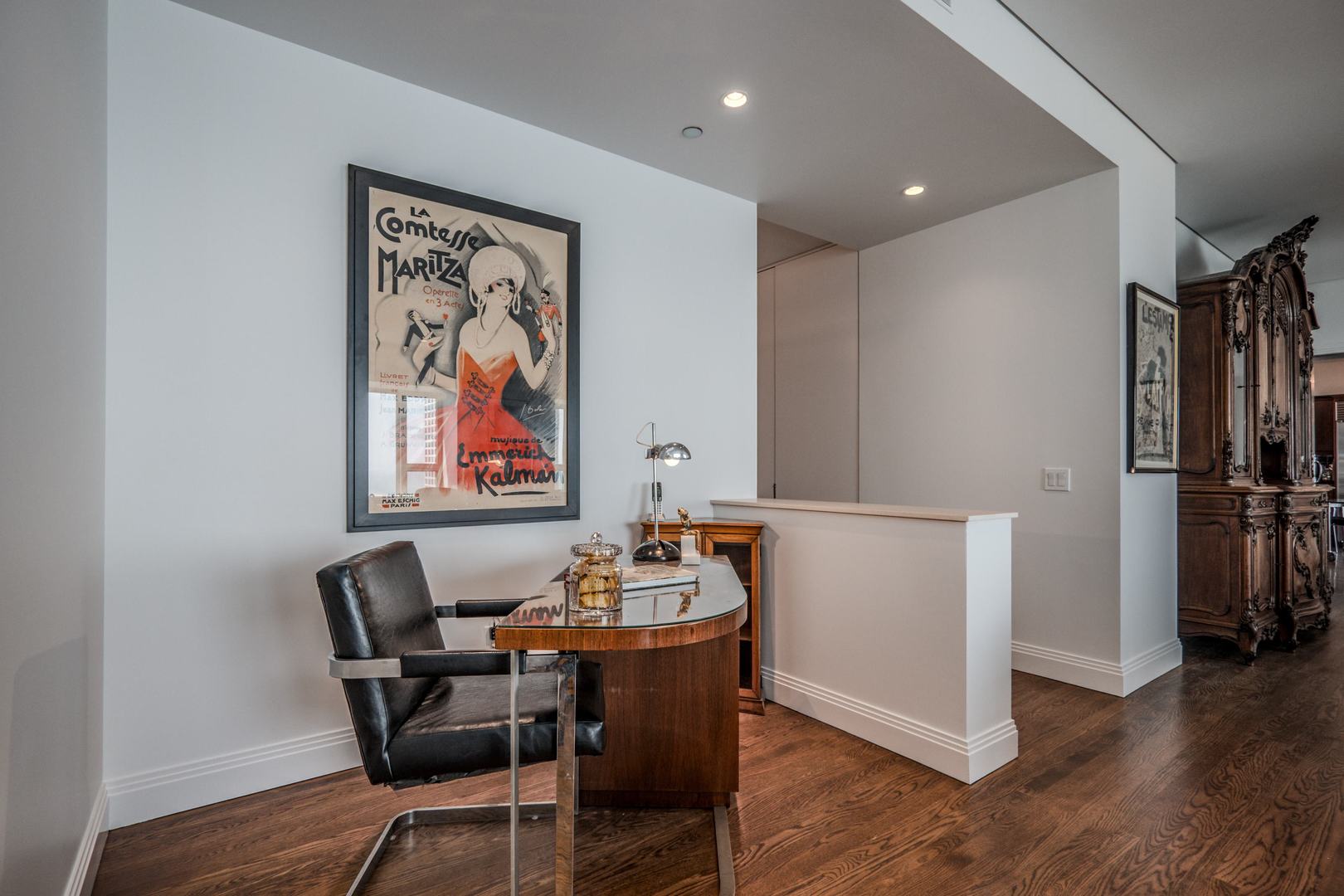 800 N Michigan Avenue 5402