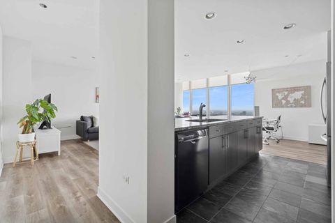 Tiny photo for 737 W Washington Boulevard #3308, Chicago, IL 60661 (MLS # 12579703)