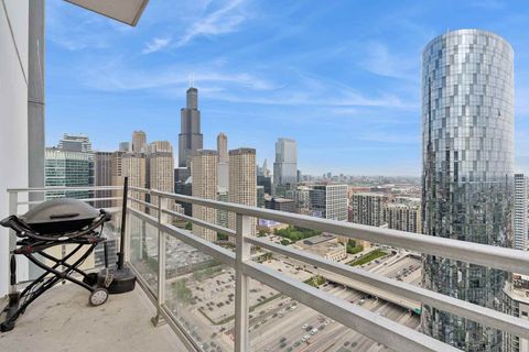 Tiny photo for 737 W Washington Boulevard #3308, Chicago, IL 60661 (MLS # 12579703)