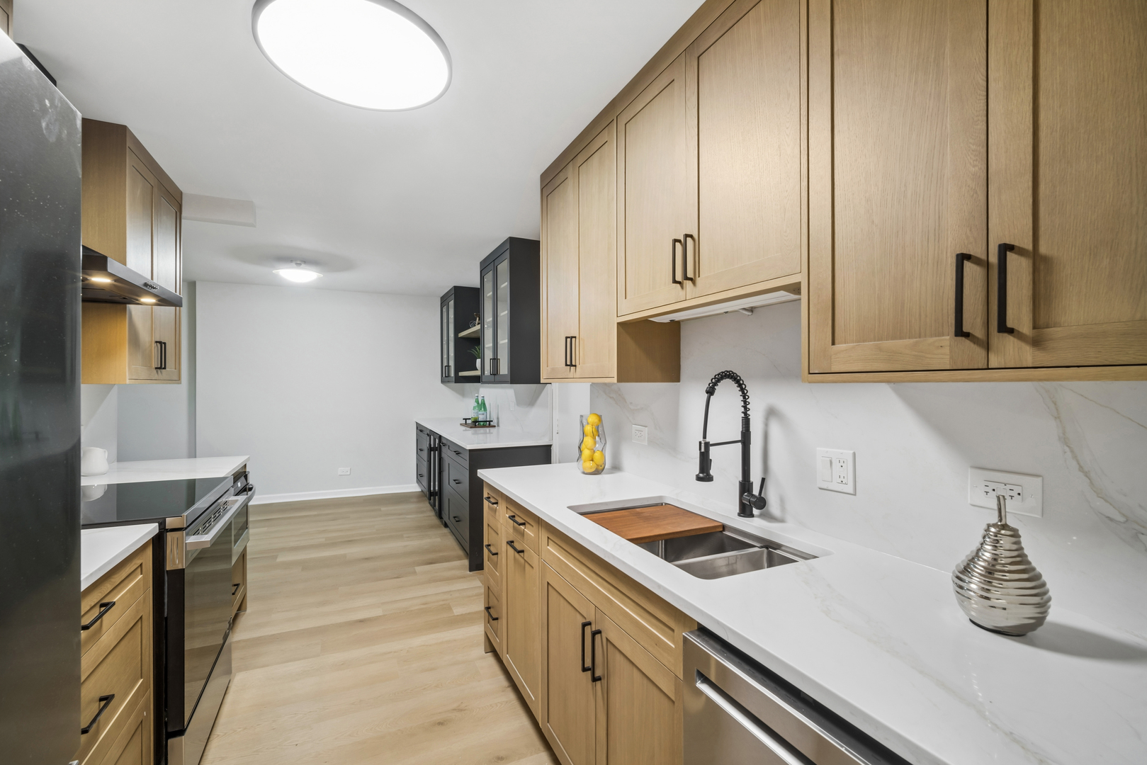 1621 Mission Hills Road 404