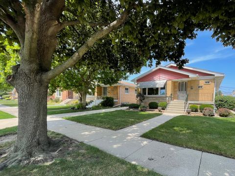 A home in Evergreen Park