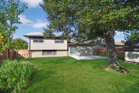 Tiny photo for 11201 S Deerpath Lane, Palos Hills, IL 60465 (MLS # 12485333)