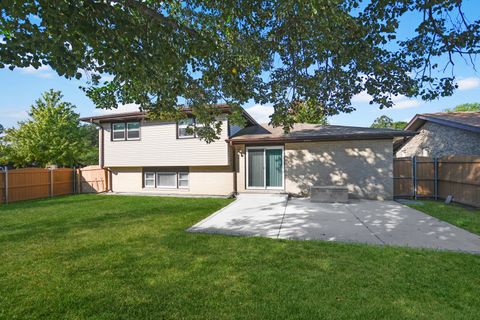 Tiny photo for 11201 S Deerpath Lane, Palos Hills, IL 60465 (MLS # 12485333)