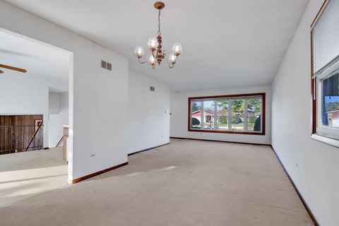 Tiny photo for 11201 S Deerpath Lane, Palos Hills, IL 60465 (MLS # 12485333)