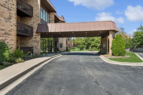 Tiny photo for 2880 Torrey Pine Lane #2F, Lisle, IL 60532 (MLS # 12493350)