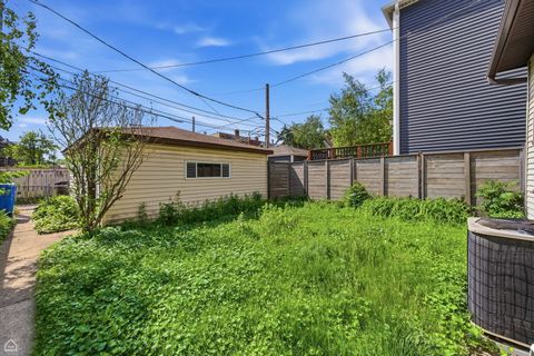 Tiny photo for 5208 N Paulina Street, Chicago, IL 60640 (MLS # 12686146)