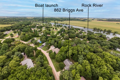 Tiny photo for 862 Briggs Avenue, Dixon, IL 61021 (MLS # 12719699)