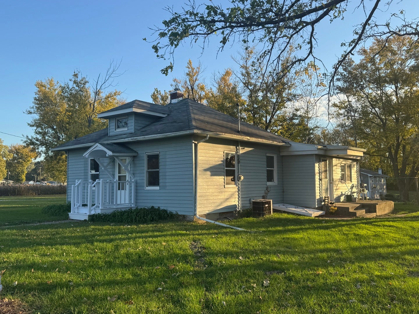 729 Oak Street