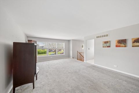 Tiny photo for 76 Briar Street, Glen Ellyn, IL 60137 (MLS # 12626494)