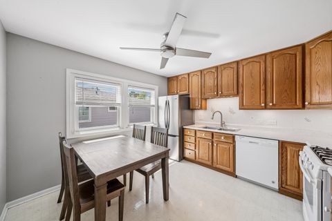 Tiny photo for 76 Briar Street, Glen Ellyn, IL 60137 (MLS # 12626494)